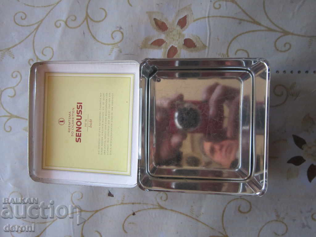 Delivery of Senossi 2 old tinplate tin box