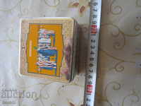 Стара ламаринена тенекиена кутия за цигари Senossi 2