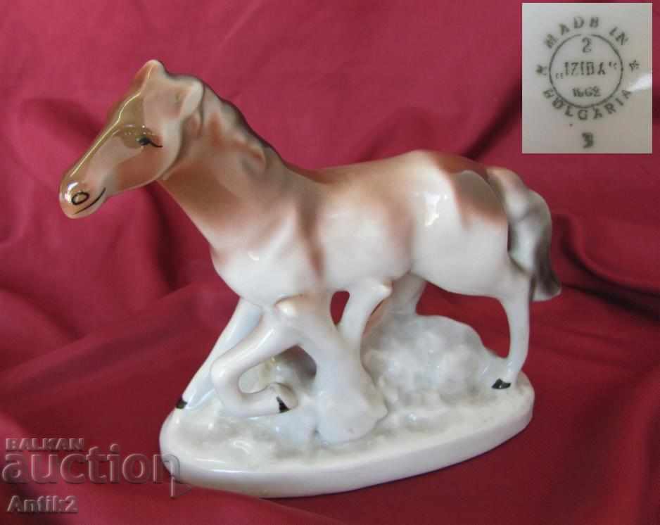 The 60s Old Porcelain Figure Horse Marked IZIDA - 7 The 60s Old Porcelain Figure Horse Marked IZIDA - 7