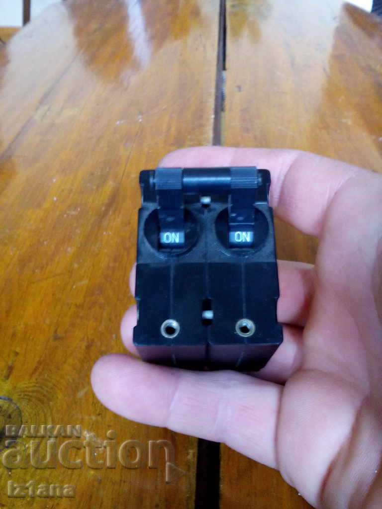 Auction Old fuse Auction Old fuse