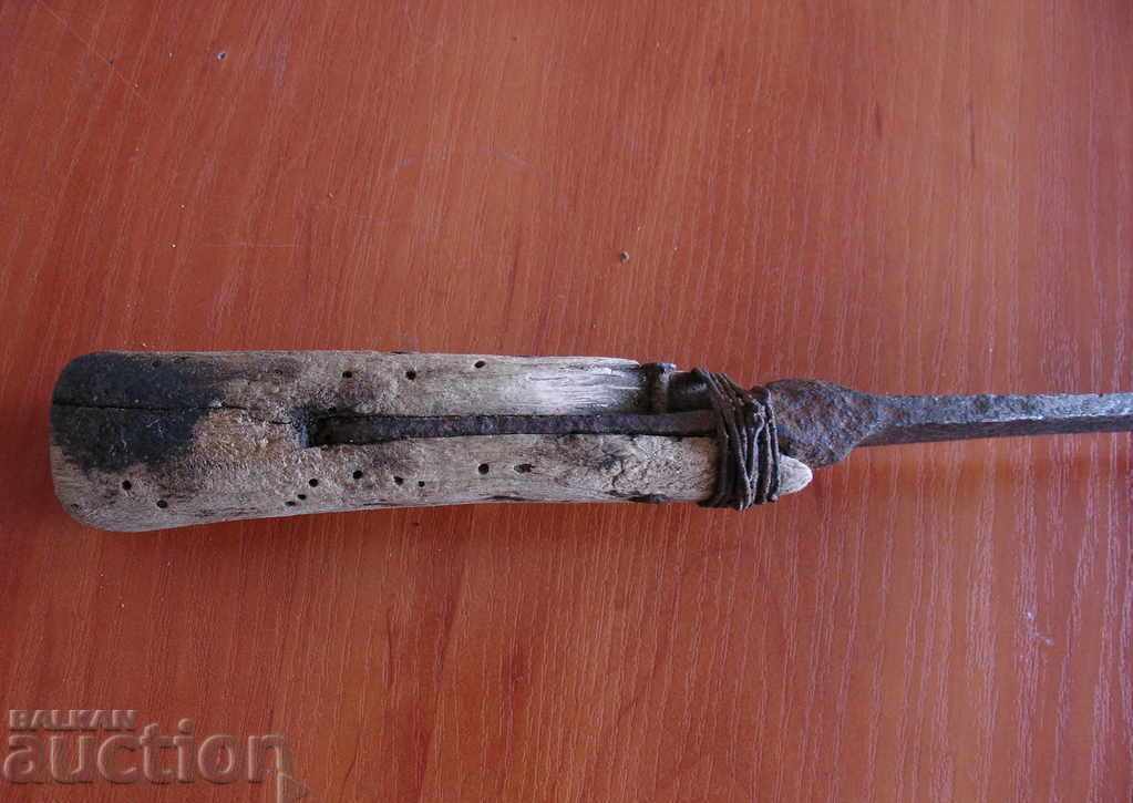 παλιό σφυρήλατο μαχαίρι akulak karakulak με τιμή 220.00 BGN | € 112.48 παλιό σφυρήλατο μαχαίρι akulak karakulak με τιμή 220.00 BGN | € 112.48