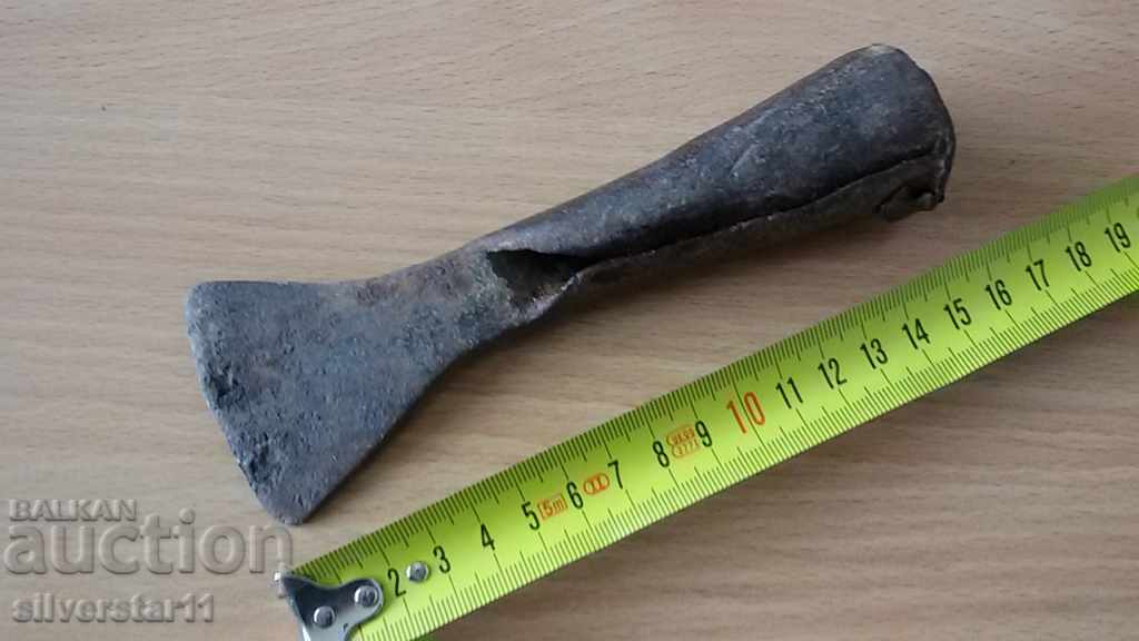 Auction  the old forgotten gauntlet