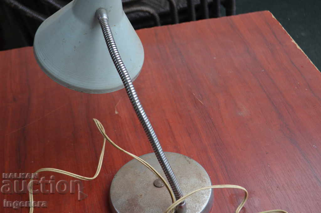 Delivery of OLD HEAVY NIGHT LAMP FROM SOC, THE MASTER'S LAMP MOVEABLE Delivery of OLD HEAVY NIGHT LAMP FROM SOC, THE MASTER'S LAMP MOVEABLE