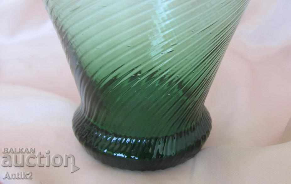 Παράδοση 18ος αιώνας Οθωμανικός γυάλινος βραστήρας, έγχρωμο γυαλί Παράδοση 18ος αιώνας Οθωμανικός γυάλινος βραστήρας, έγχρωμο γυαλί