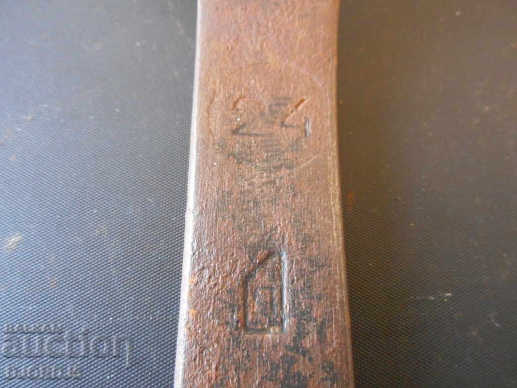 Auction Old keys, marked, 2 pieces Auction Old keys, marked, 2 pieces