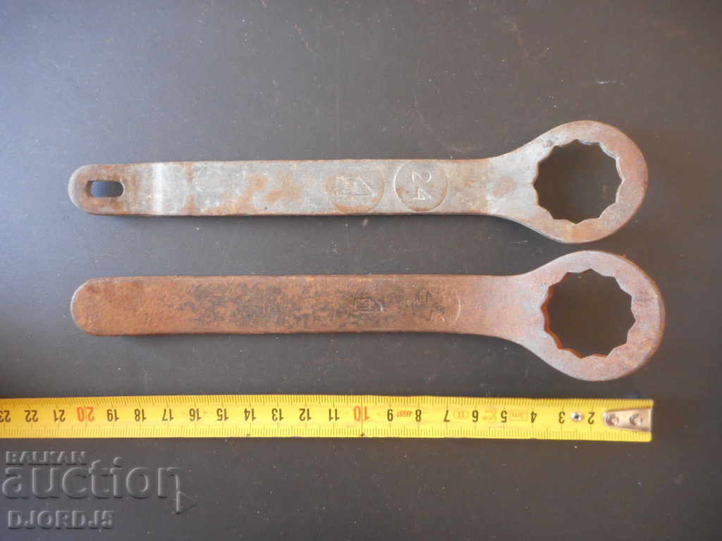 Old keys, marked, 2 pieces - 5 Old keys, marked, 2 pieces - 5