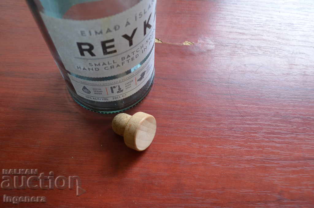 Auction BOTTLE, SHEET, GLASS CROWN WITH WOOD Auction BOTTLE, SHEET, GLASS CROWN WITH WOOD