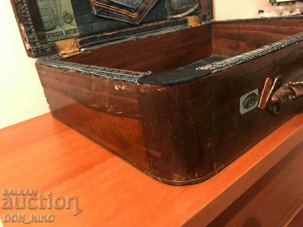 Auction WOODEN SMALL COFFEE TOILET Auction WOODEN SMALL COFFEE TOILET