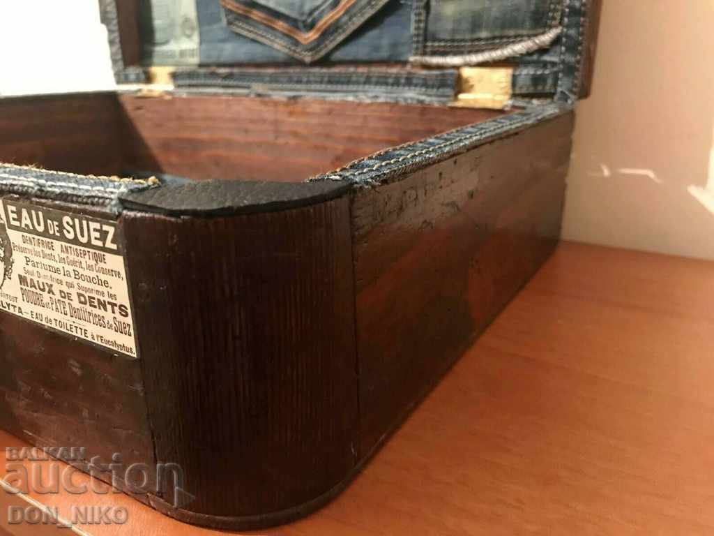 Delivery of WOODEN SMALL COFFEE TOILET Delivery of WOODEN SMALL COFFEE TOILET