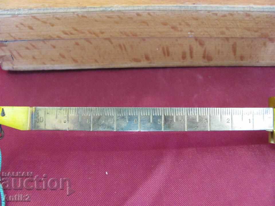 19th Century BOSCH BOSCH Pharmacy Balance - 7 19th Century BOSCH BOSCH Pharmacy Balance - 7