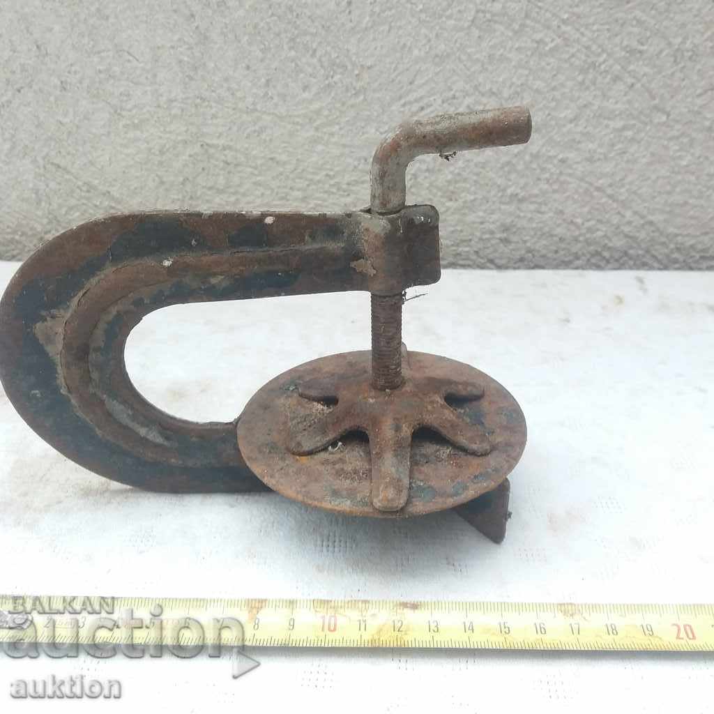 OLD WORKING LOVE, VULCANIZER with price 4.99 BGN | € 2.55 OLD WORKING LOVE, VULCANIZER with price 4.99 BGN | € 2.55