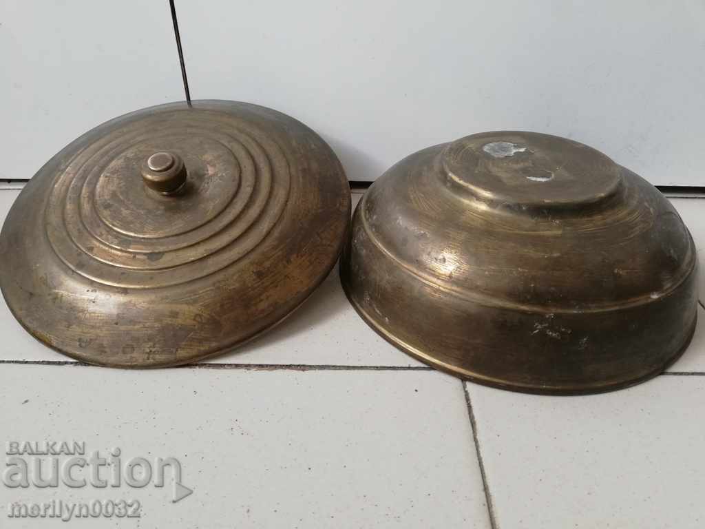 Tinned Sahan lid brass basin basin basin with price 76.00 BGN | € 38.86 Tinned Sahan lid brass basin basin basin with price 76.00 BGN | € 38.86