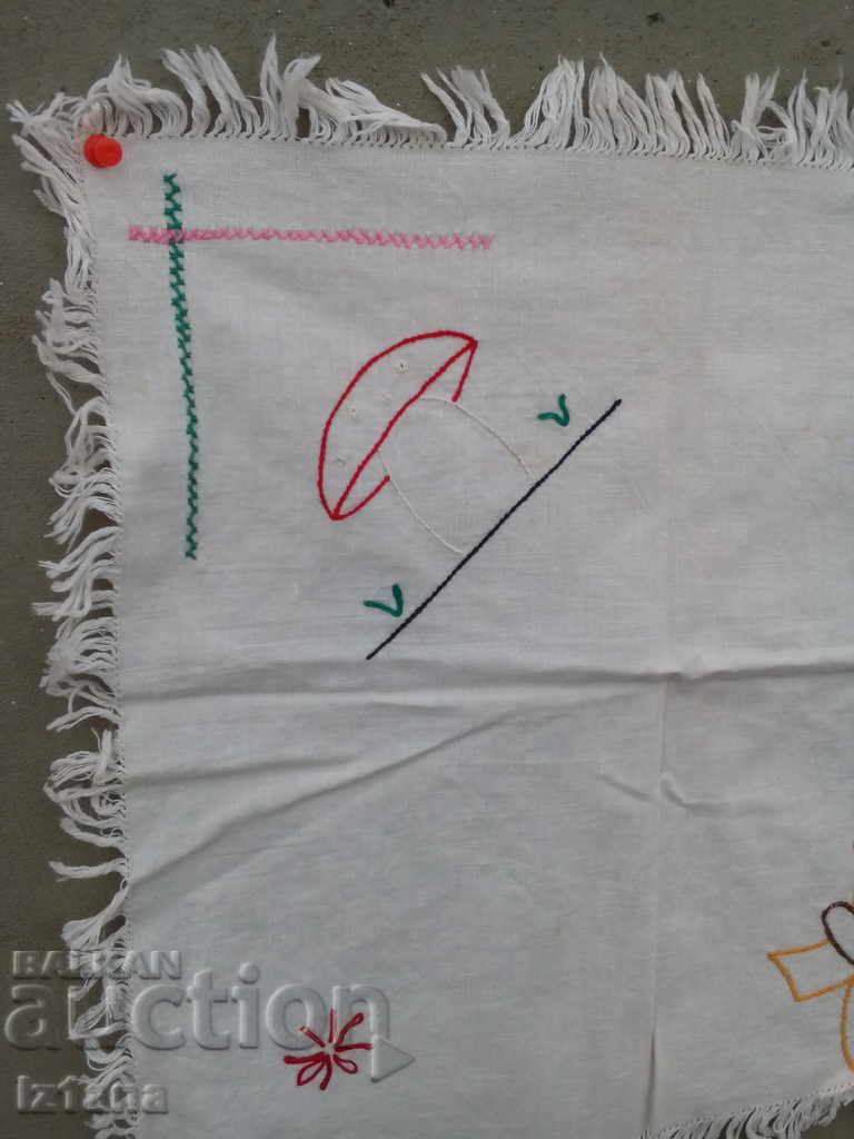 Old embroidered tablecloth with price 5.00 BGN | € 2.56 Old embroidered tablecloth with price 5.00 BGN | € 2.56
