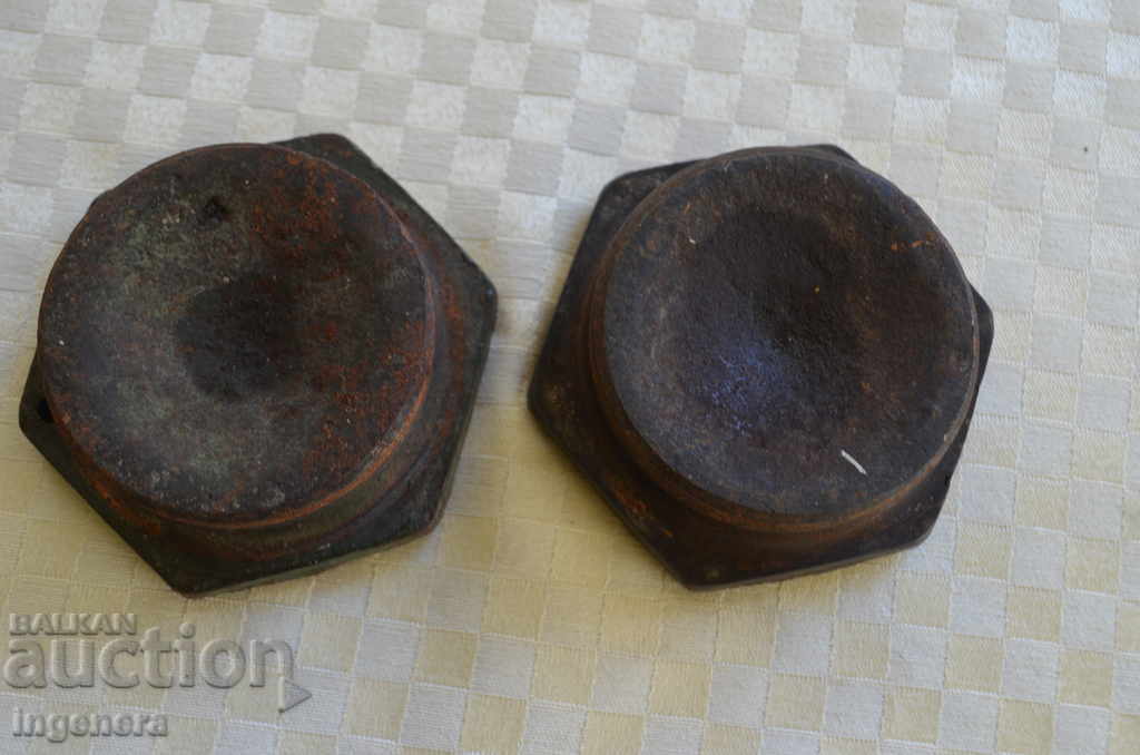 Auction  OLD WATERPROOF PARTS, FEET