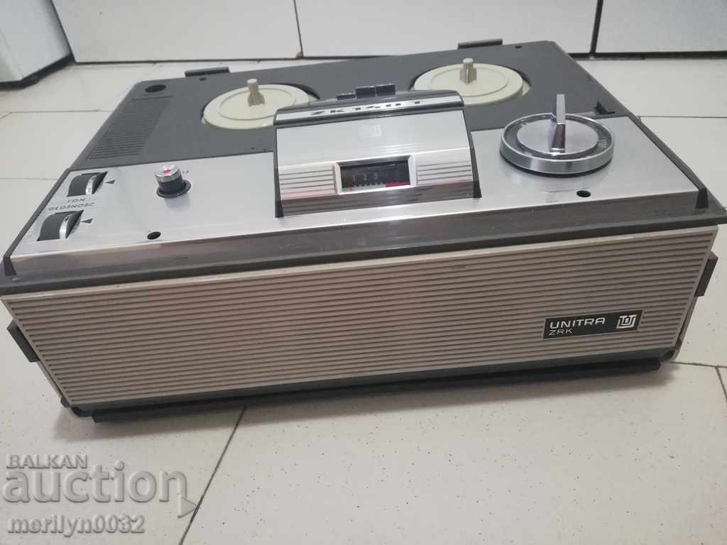 Доставка на Магнетофон UNITRA от 60-те години Полша Доставка на Магнетофон UNITRA от 60-те години Полша