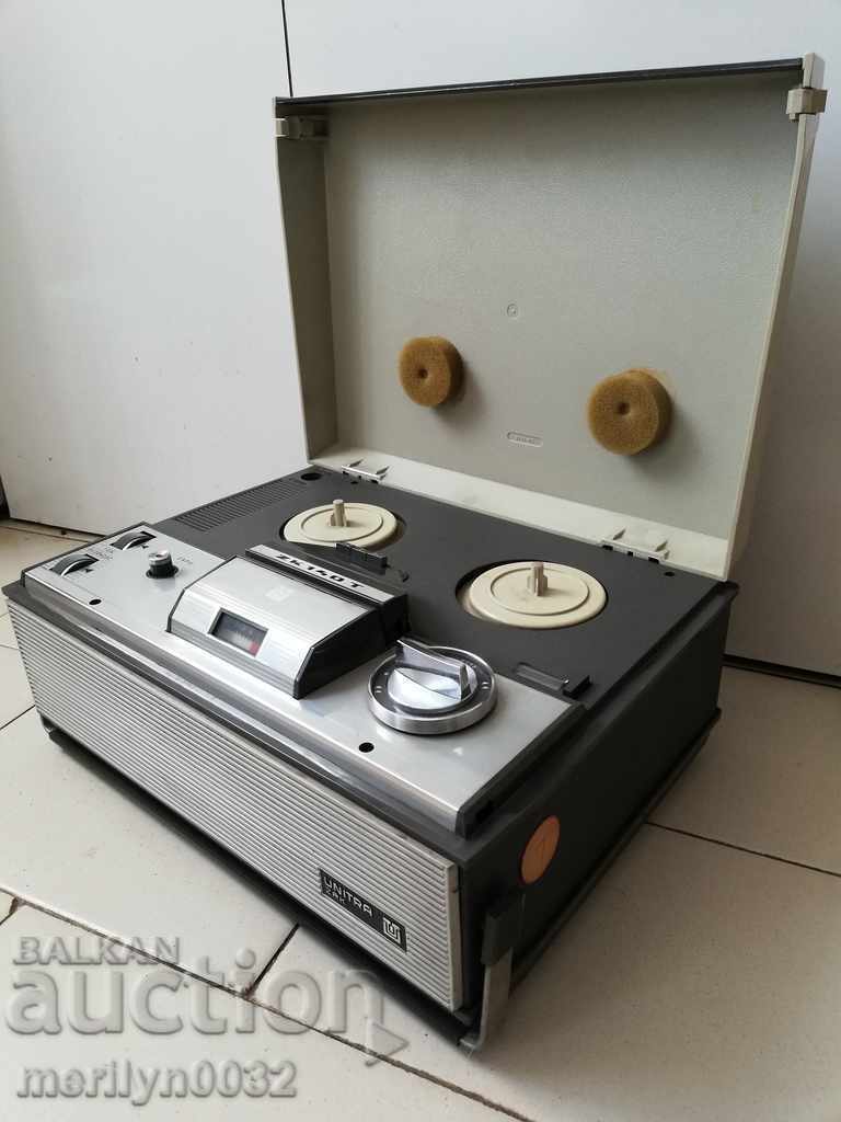 Magnetofon UNITRA din anii '60 ai Poloniei cu preț 89.00 BGN | € 45.50