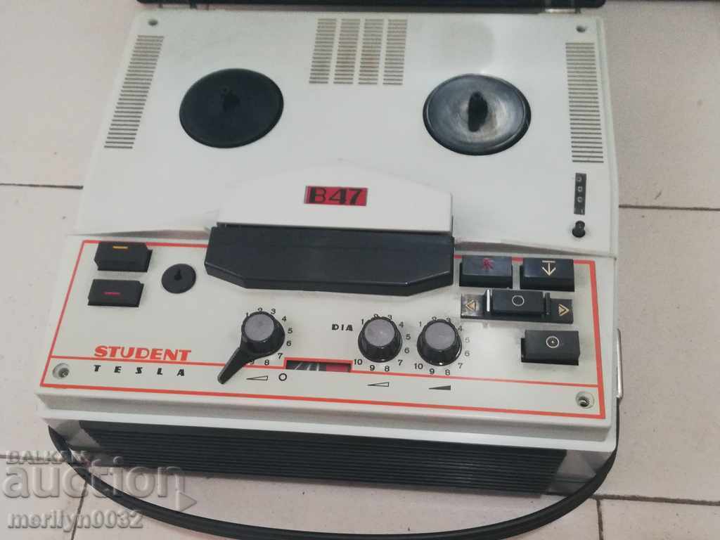 Delivery of 1960s Czechoslovakia TESLA tape recorder Delivery of 1960s Czechoslovakia TESLA tape recorder