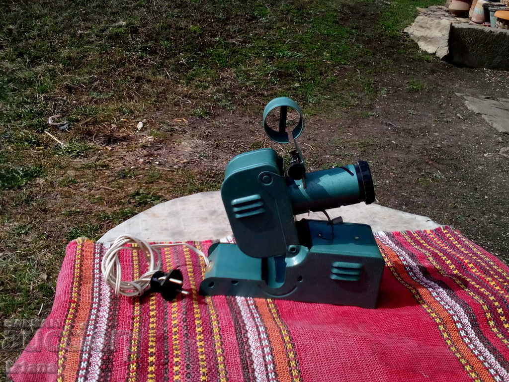 Auction Old projector Auction Old projector