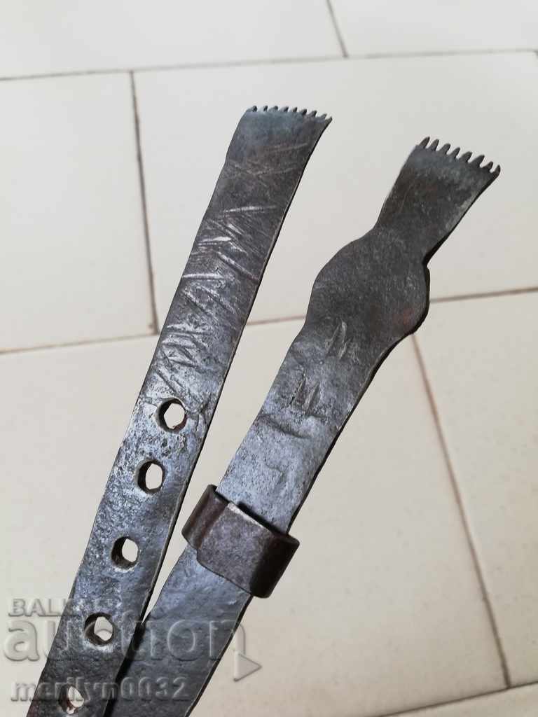 Old wrought yardstick, wrought iron, cloth yardstick, measure with price 47.00 BGN | € 24.03 Old wrought yardstick, wrought iron, cloth yardstick, measure with price 47.00 BGN | € 24.03