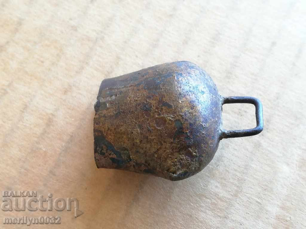 Delivery of Old little bell, chan, bell mignon