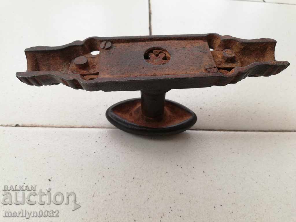 Handle made of embossed cast iron for window grip hardware with price 39.00 BGN | € 19.94 Handle made of embossed cast iron for window grip hardware with price 39.00 BGN | € 19.94
