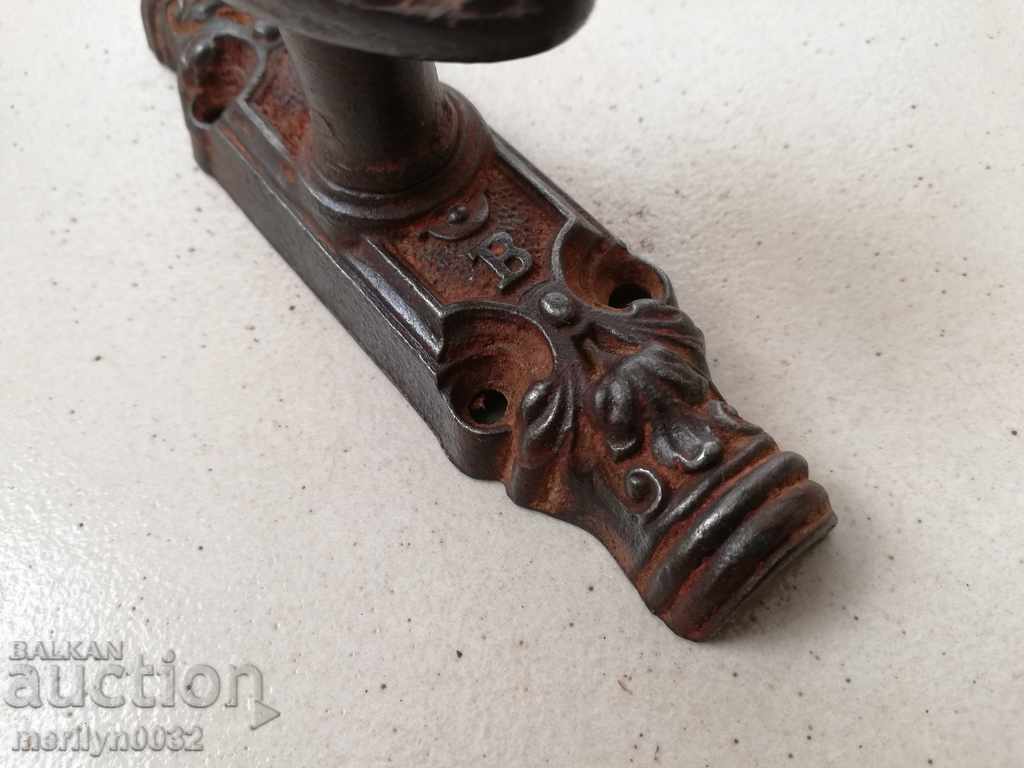 Handle made of embossed cast iron for window grip hardware - 6 Handle made of embossed cast iron for window grip hardware - 6