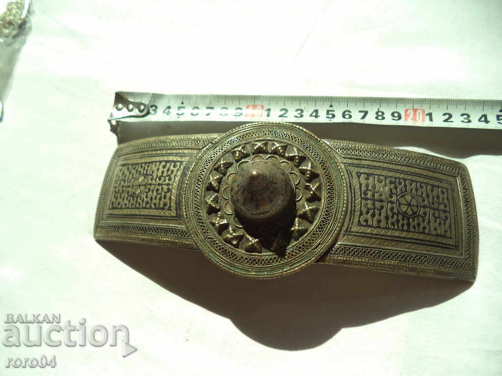 BUCELE CAUCASIANE CU NIELO cu preț 1431.00 BGN | € 731.66 BUCELE CAUCASIANE CU NIELO cu preț 1431.00 BGN | € 731.66