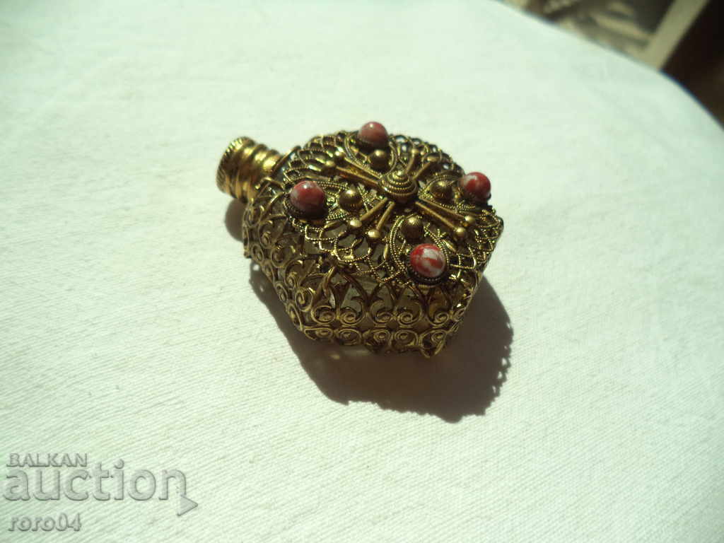 BEAUTIFUL OLIVE PARFUM SHAFT - GLAZED GLASS + STONES with price 71.10 BGN | € 36.35 BEAUTIFUL OLIVE PARFUM SHAFT - GLAZED GLASS + STONES with price 71.10 BGN | € 36.35