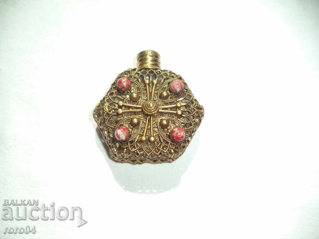 Delivery of BEAUTIFUL OLIVE PARFUM SHAFT - GLAZED GLASS + STONES Delivery of BEAUTIFUL OLIVE PARFUM SHAFT - GLAZED GLASS + STONES