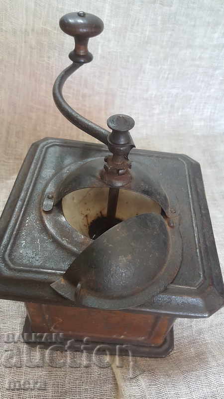 An old coffee grinder - 5 An old coffee grinder - 5