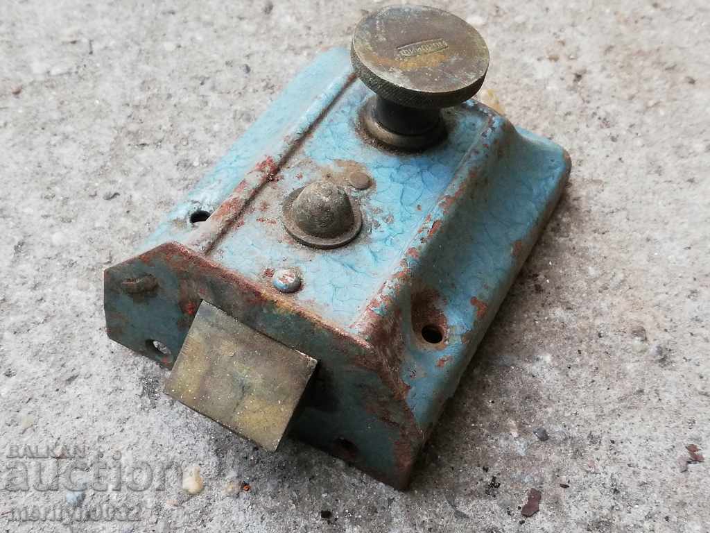 Delivery of Old lock locks lock locks lock Delivery of Old lock locks lock locks lock