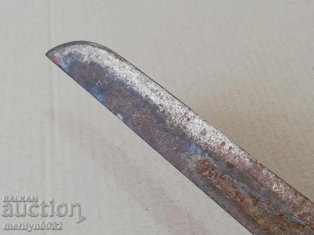 Auction  An old blade without a sharp blade