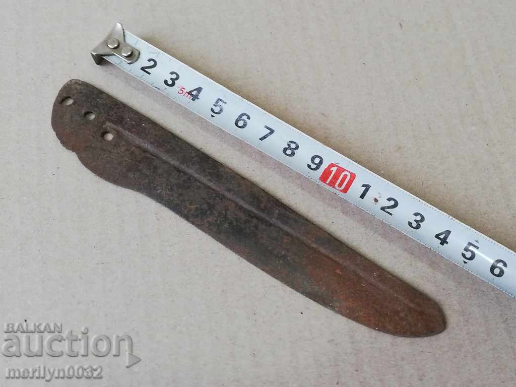 Auction An old knife without a knife cutter Auction An old knife without a knife cutter