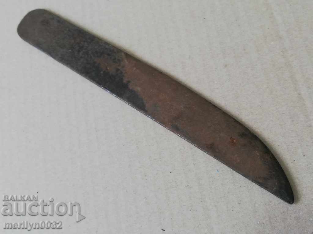 An old blade without a sharp blade with price 15.00 BGN | € 7.67