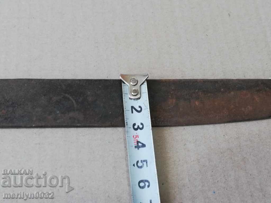 Delivery of An old blade without a sharp blade