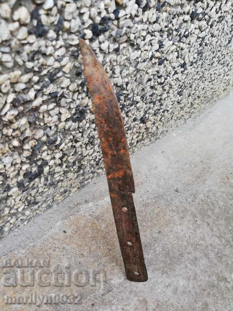 An old blade without a sharp blade
