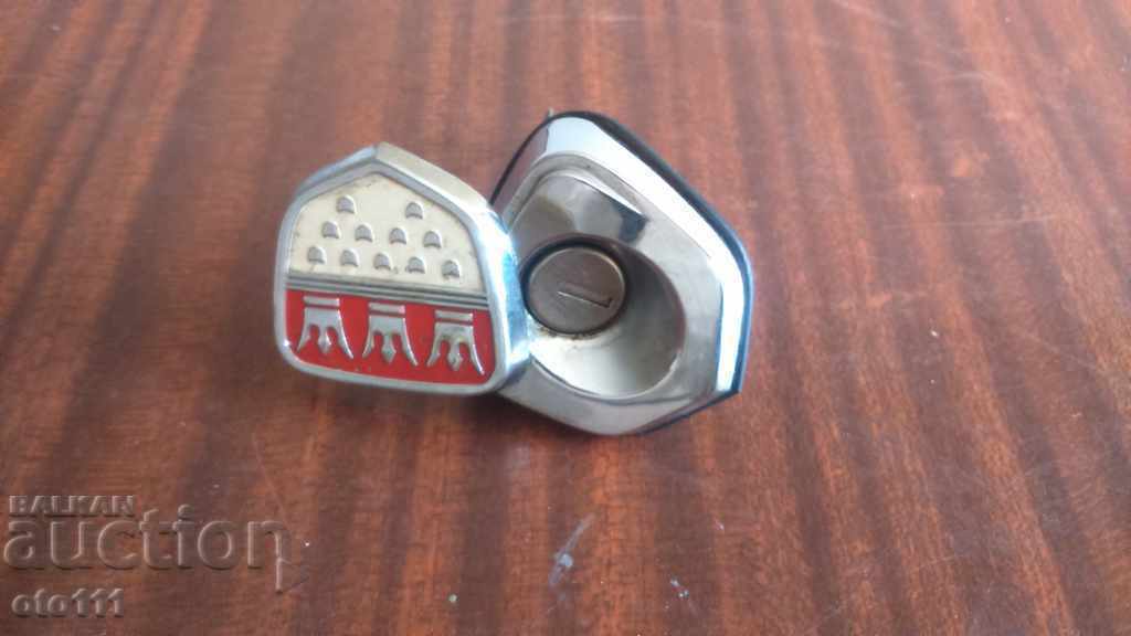 Auction RETRO EMBLEMA WITH CAR KEYBOARD Auction RETRO EMBLEMA WITH CAR KEYBOARD