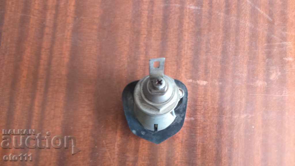 RETRO EMBLEMA WITH CAR KEYBOARD - 5 RETRO EMBLEMA WITH CAR KEYBOARD - 5