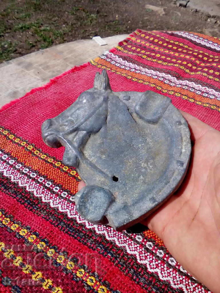 Delivery of Old ashtray Delivery of Old ashtray