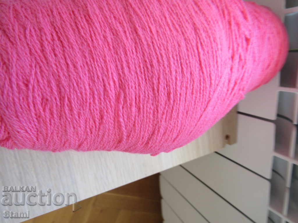 Fire de corali de 260 de grame cu preț 6.00 BGN | € 3.07 Fire de corali de 260 de grame cu preț 6.00 BGN | € 3.07