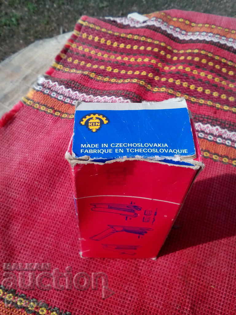 Old stapler with price 15.00 BGN | € 7.67 Old stapler with price 15.00 BGN | € 7.67