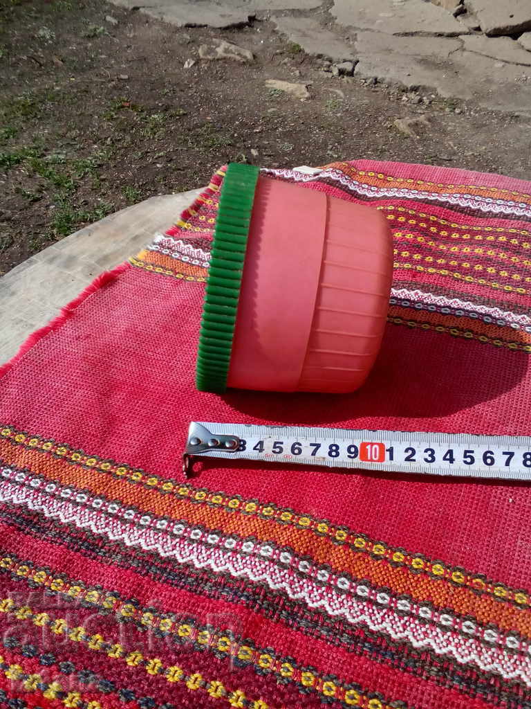 Delivery of An old food box Delivery of An old food box