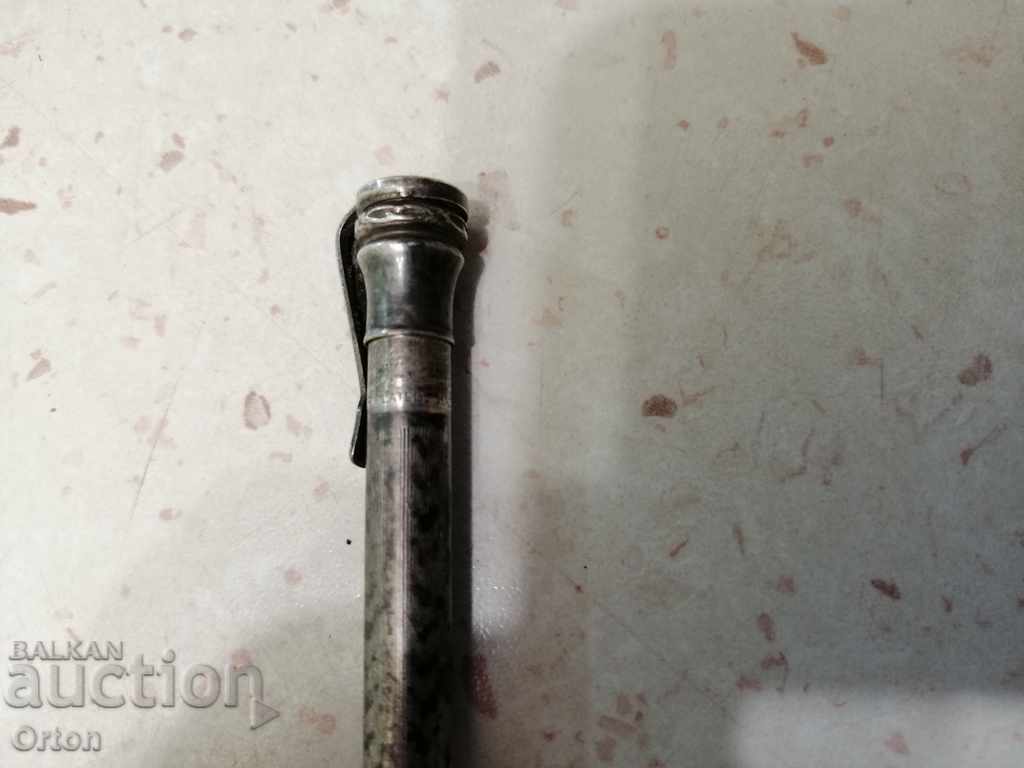 Licitație Piramolie argintie Licitație Piramolie argintie