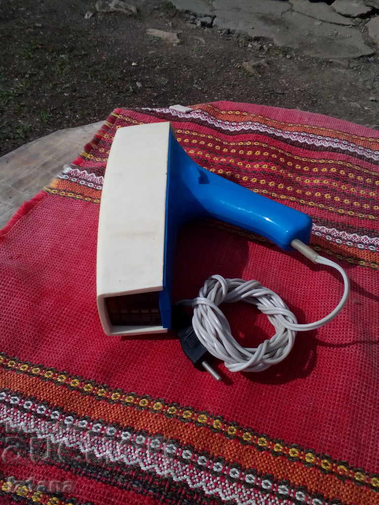 Old Hair Dryer with price 18.00 BGN | € 9.20