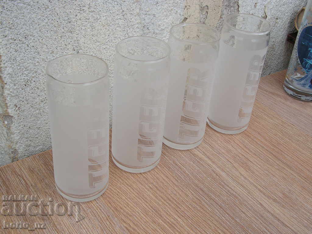 9839. ΥΠΗΡΕΣΙΑ ΧΩΡΙΣ ΓΥΑΛΙΝΟ ΓΥΑΛΙ με τιμή 10.00 BGN | € 5.11