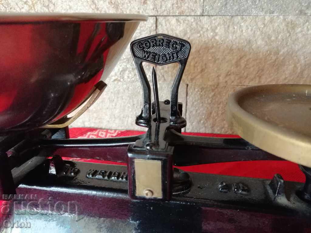 Auction An old retro scale scales Auction An old retro scale scales
