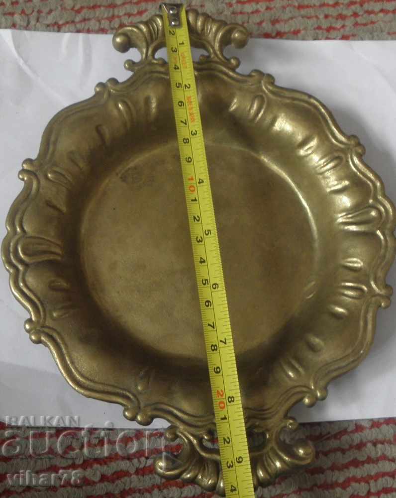 Delivery of a small old brass tray Delivery of a small old brass tray