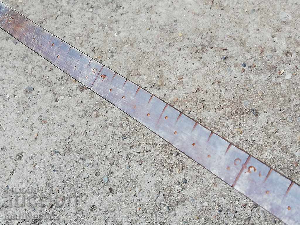 Delivery of Tailor's yarn forged wrought iron, a measure for fabrics Delivery of Tailor's yarn forged wrought iron, a measure for fabrics