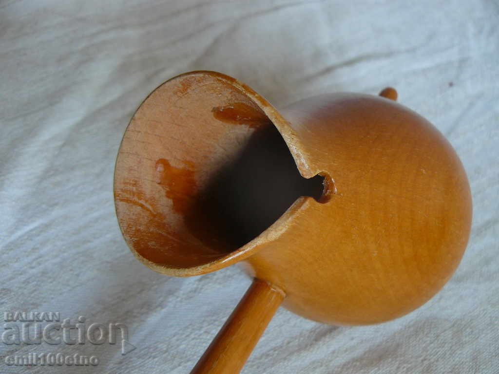 Delivery of Wooden pot with long handle, Tbilisi