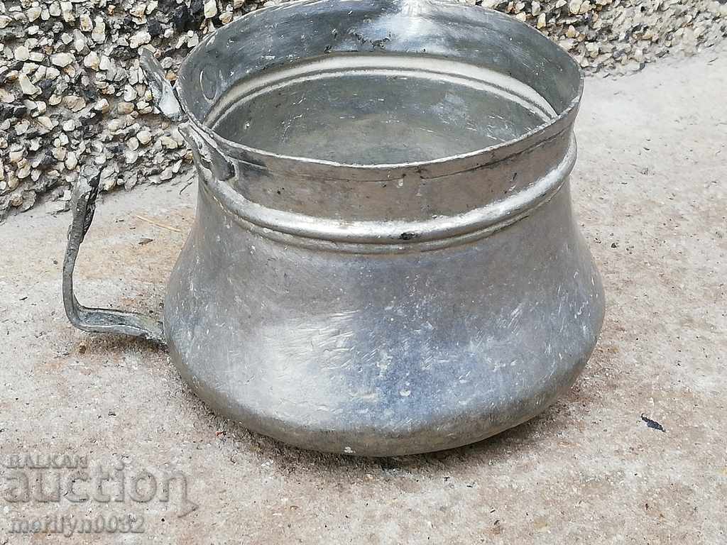 Delivery of Old tinned kettle, pit, copper, cauldron, cauldron, kettle Delivery of Old tinned kettle, pit, copper, cauldron, cauldron, kettle